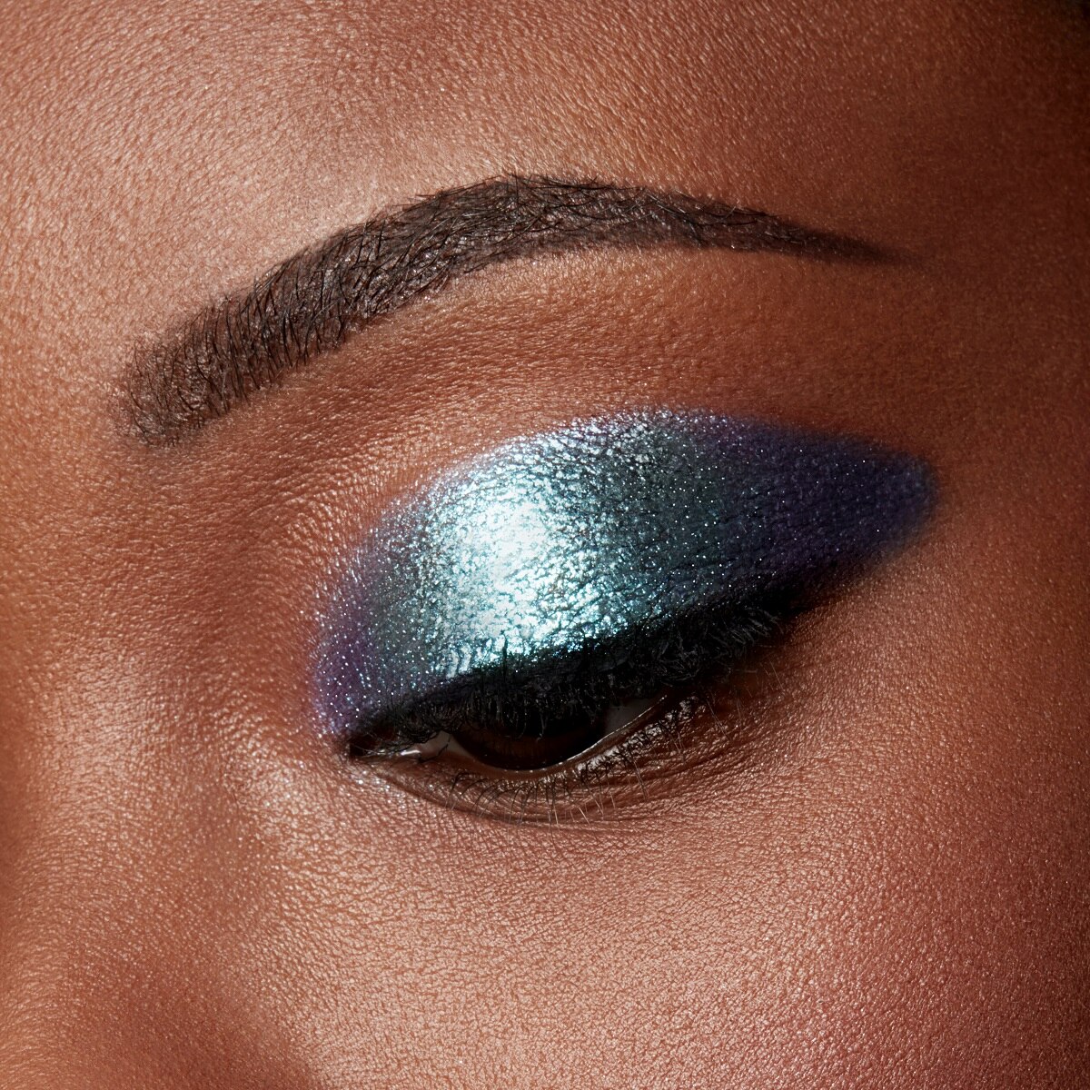 SHADE MYSTERE LIQUID EYE SHADOW (SOMBRA DE OJOS L&Iacute;QUIDA)